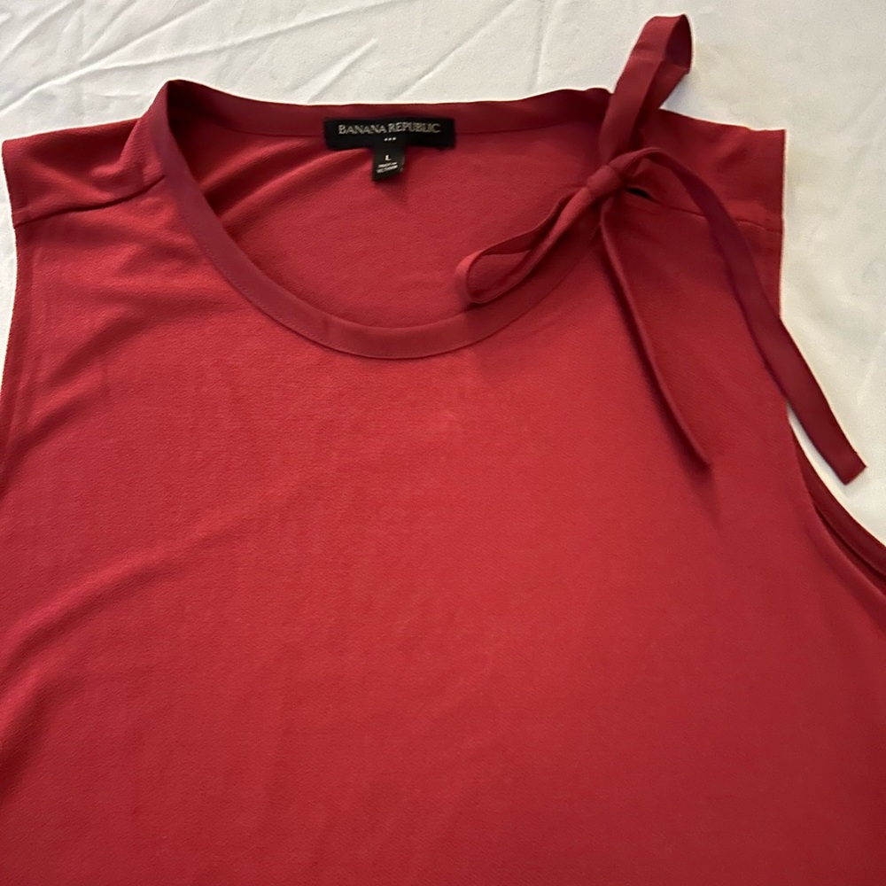 Banana Republic Maroon Sleeveless Large